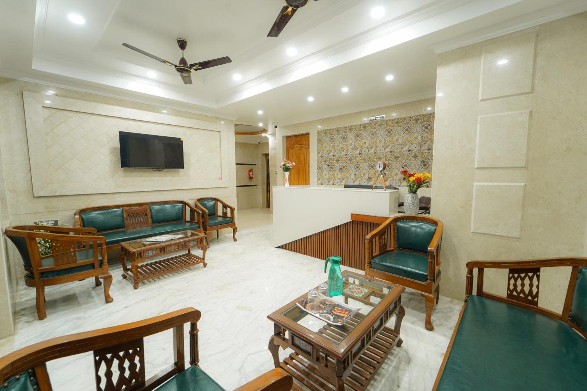 Hotel Bright Star ماهاباليشوار المظهر الخارجي الصورة