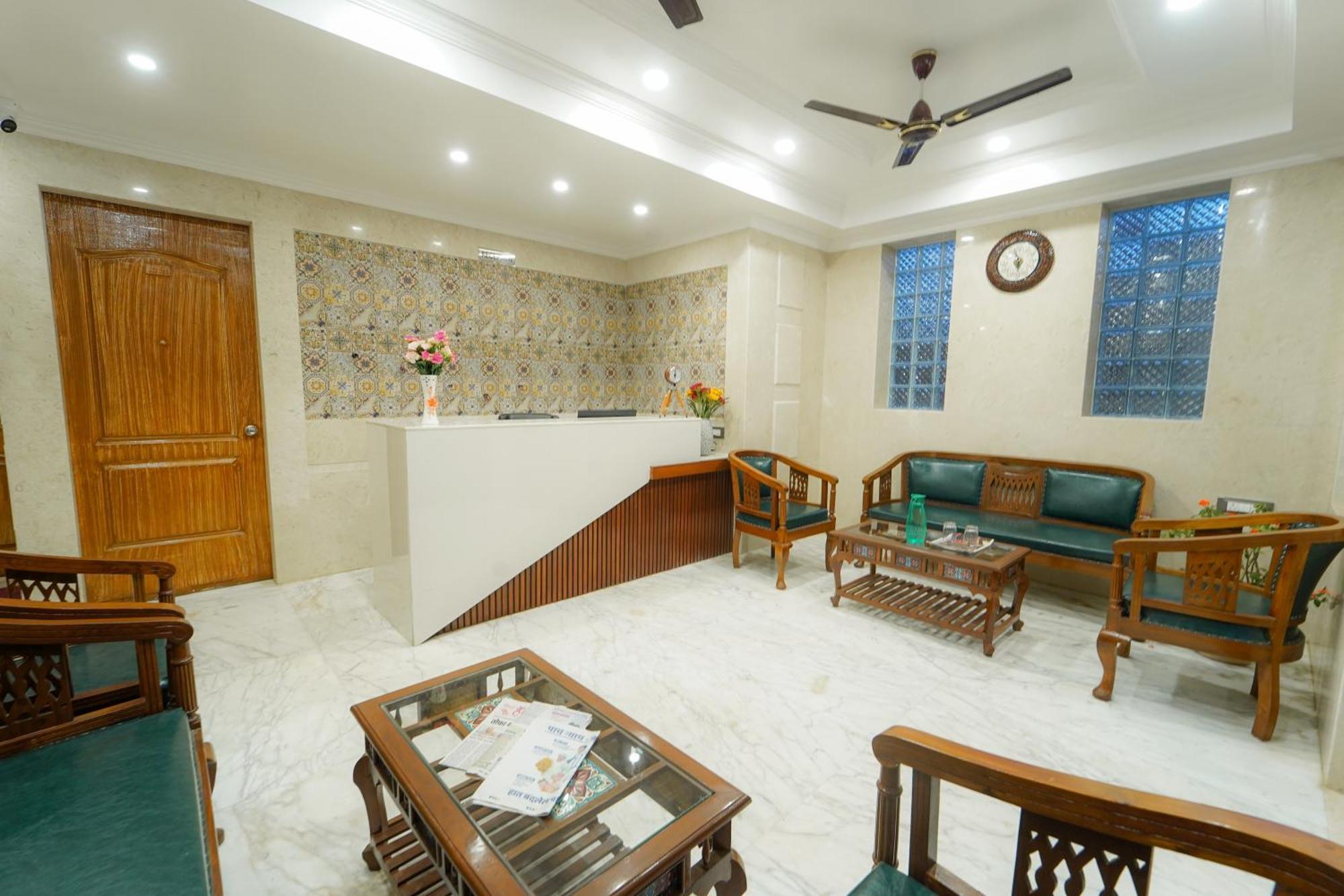 Hotel Bright Star ماهاباليشوار المظهر الخارجي الصورة