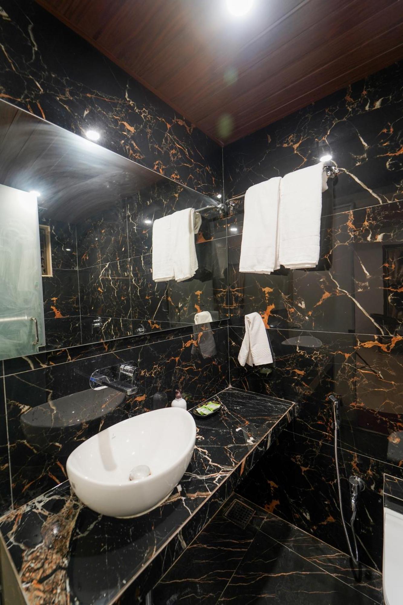Hotel Bright Star ماهاباليشوار المظهر الخارجي الصورة