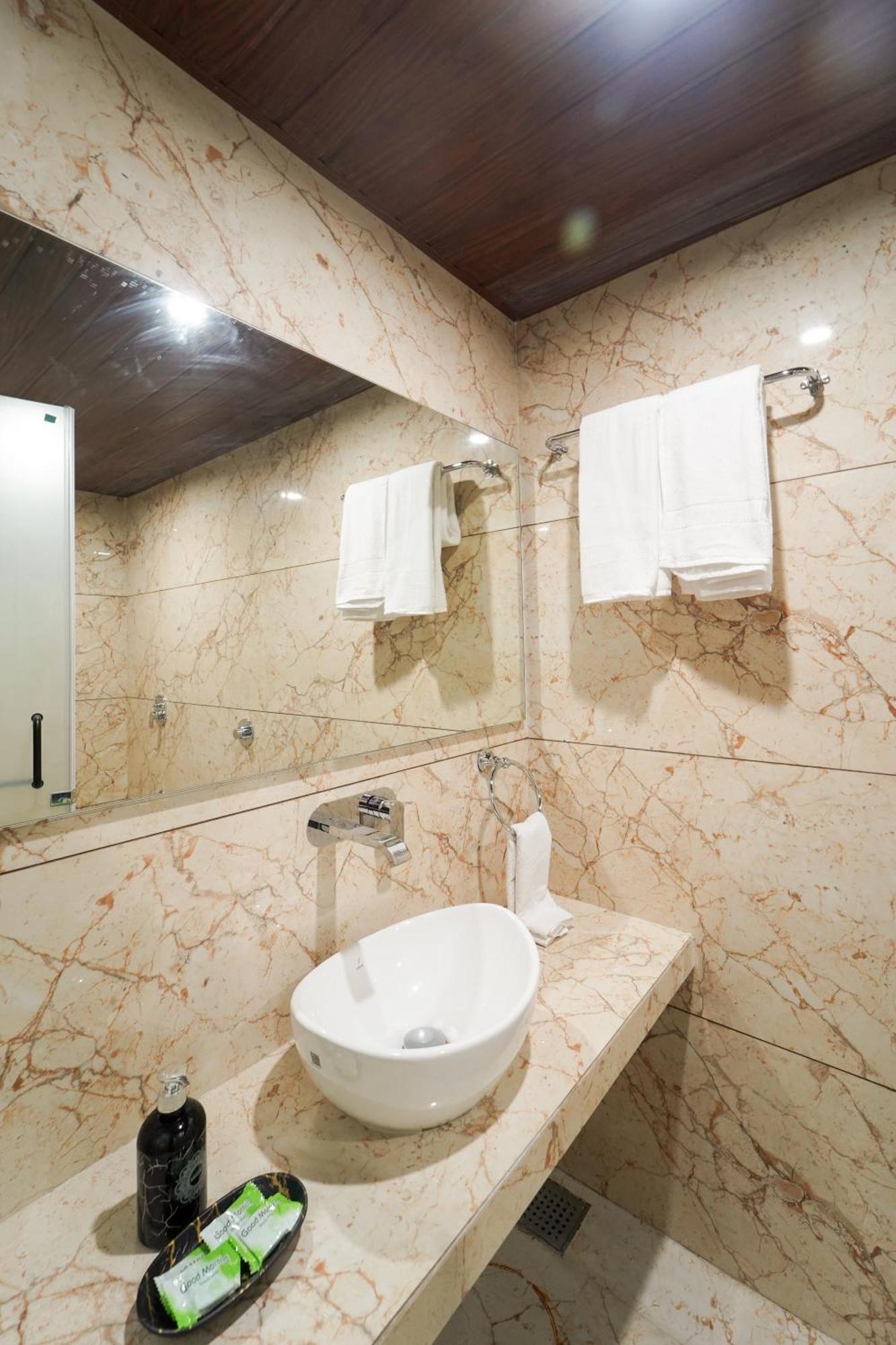 Hotel Bright Star ماهاباليشوار المظهر الخارجي الصورة