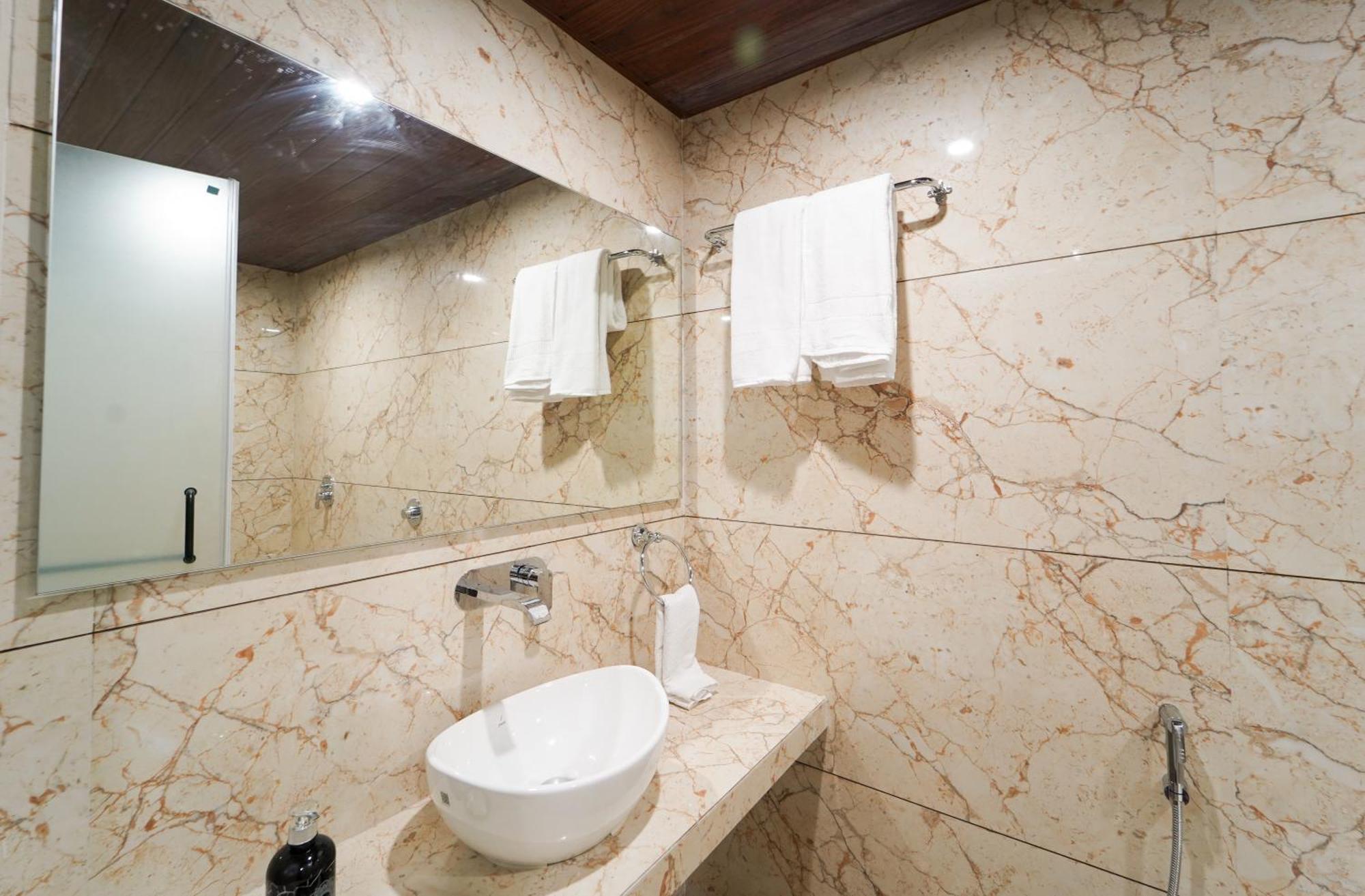 Hotel Bright Star ماهاباليشوار المظهر الخارجي الصورة