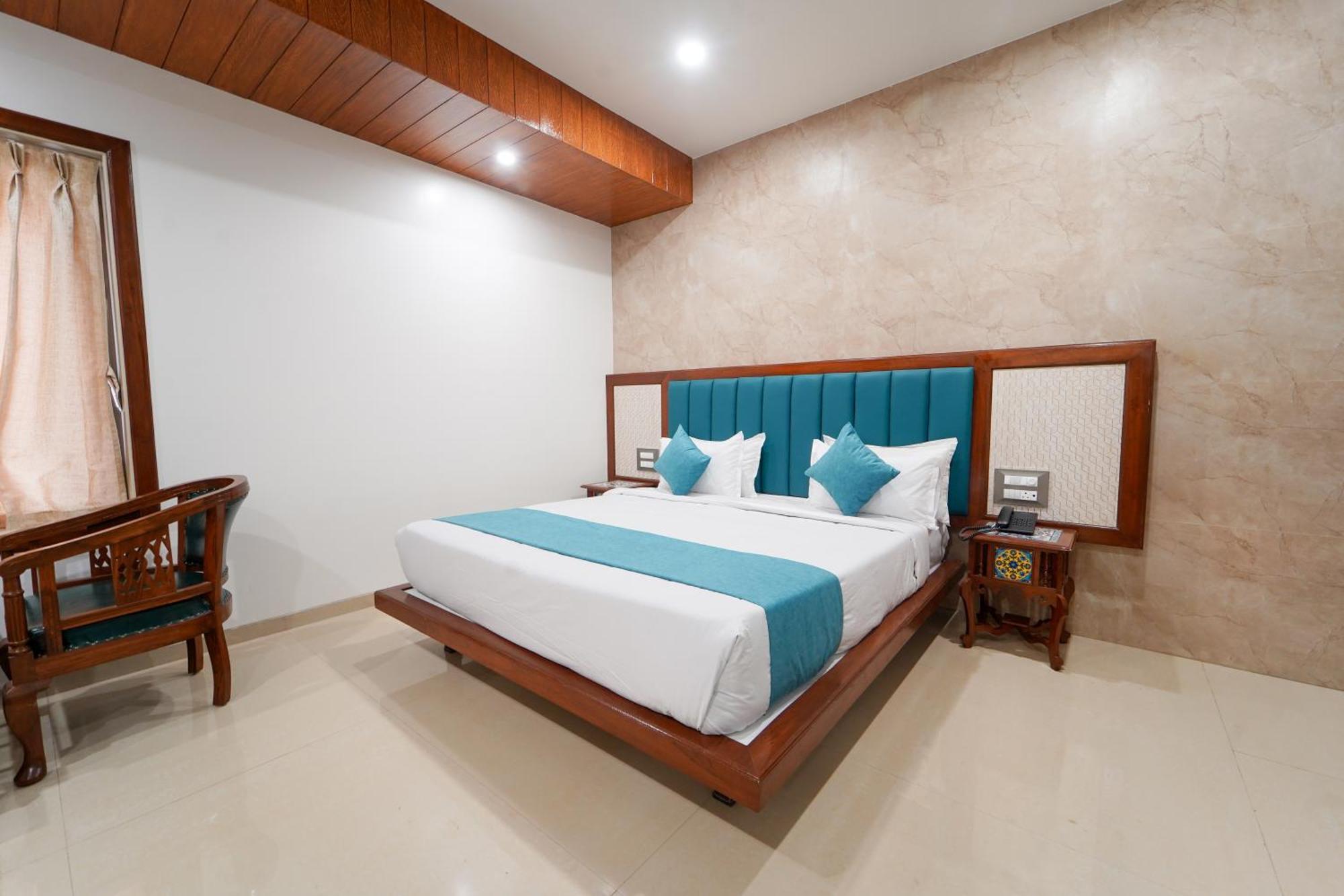 Hotel Bright Star ماهاباليشوار المظهر الخارجي الصورة