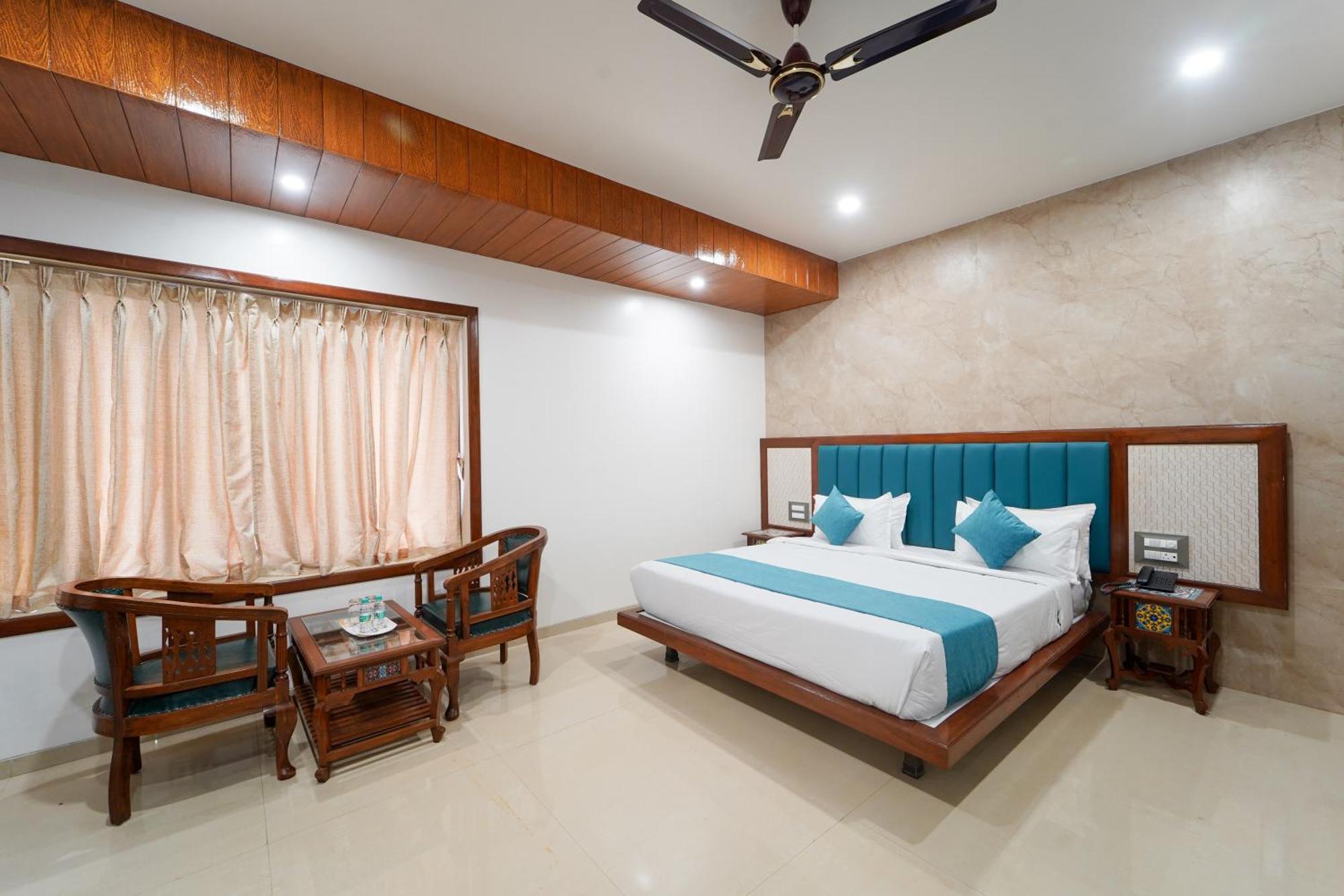 Hotel Bright Star ماهاباليشوار المظهر الخارجي الصورة