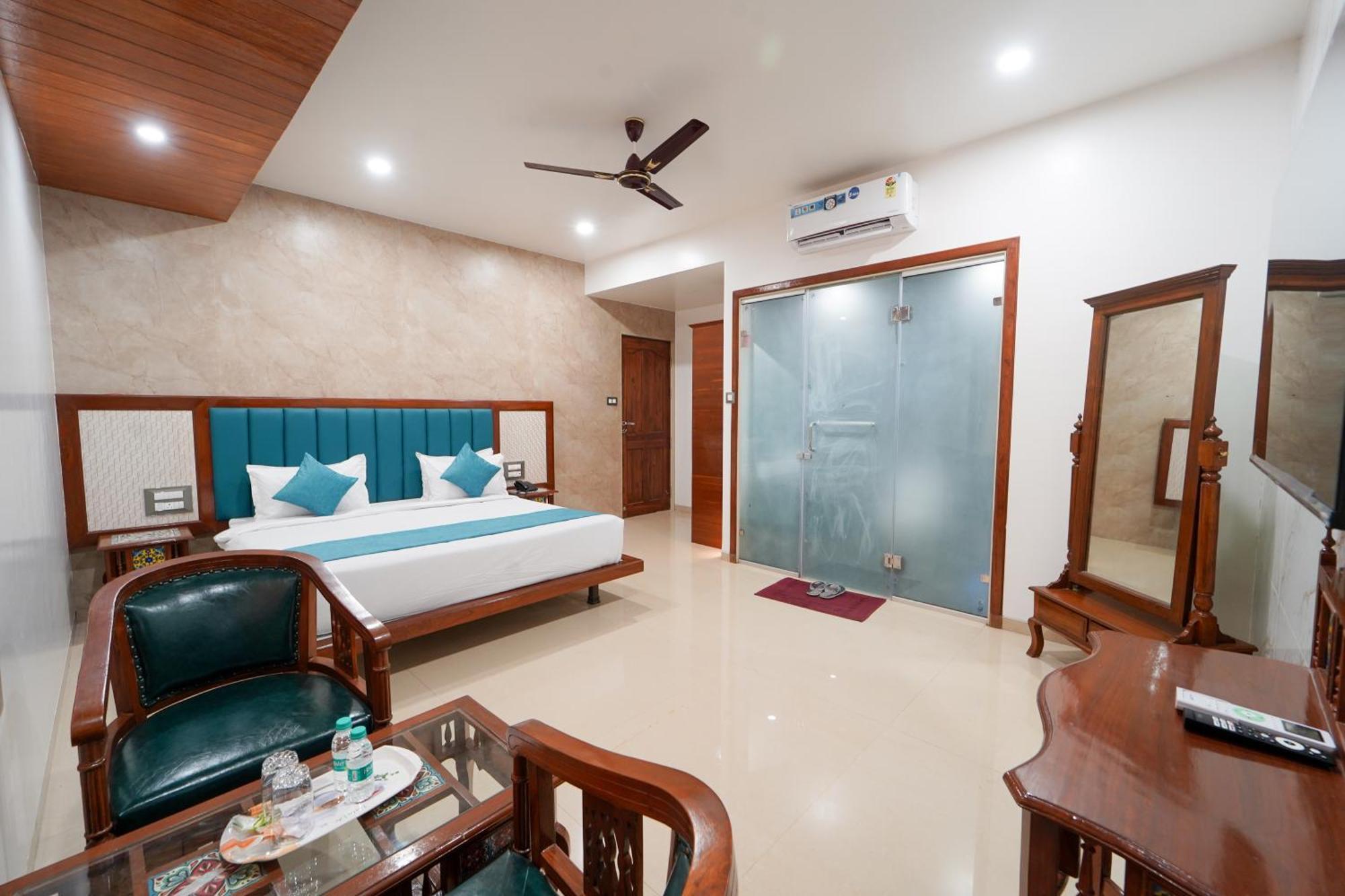 Hotel Bright Star ماهاباليشوار المظهر الخارجي الصورة