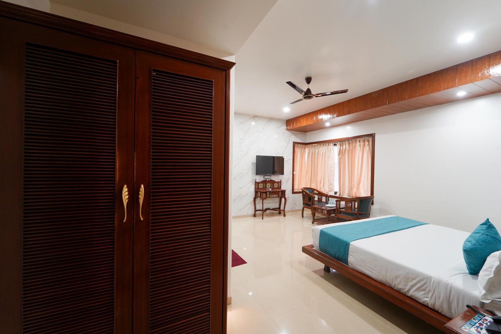 Hotel Bright Star ماهاباليشوار المظهر الخارجي الصورة