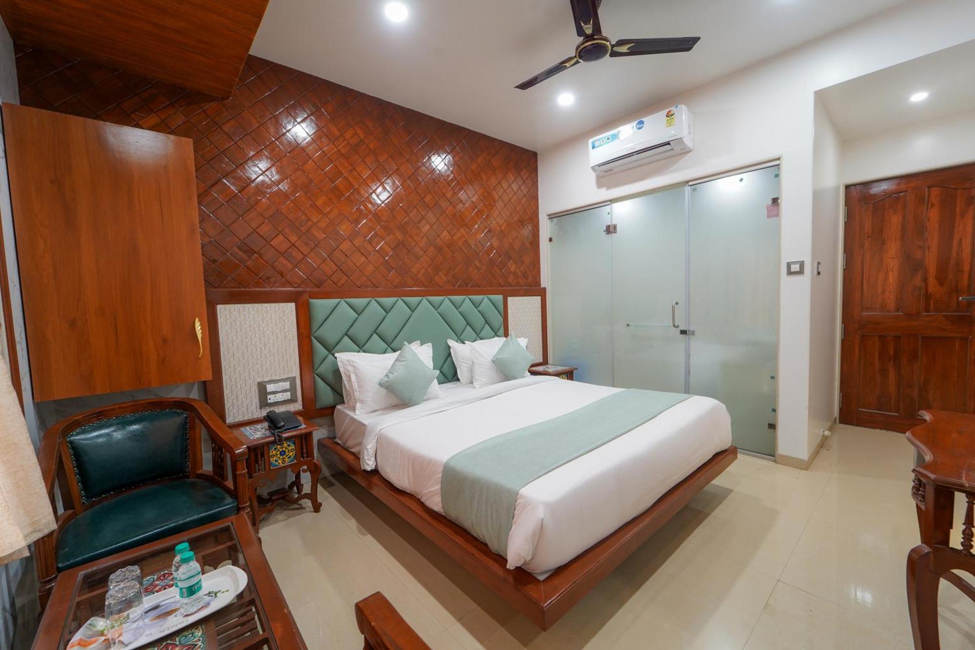 Hotel Bright Star ماهاباليشوار المظهر الخارجي الصورة