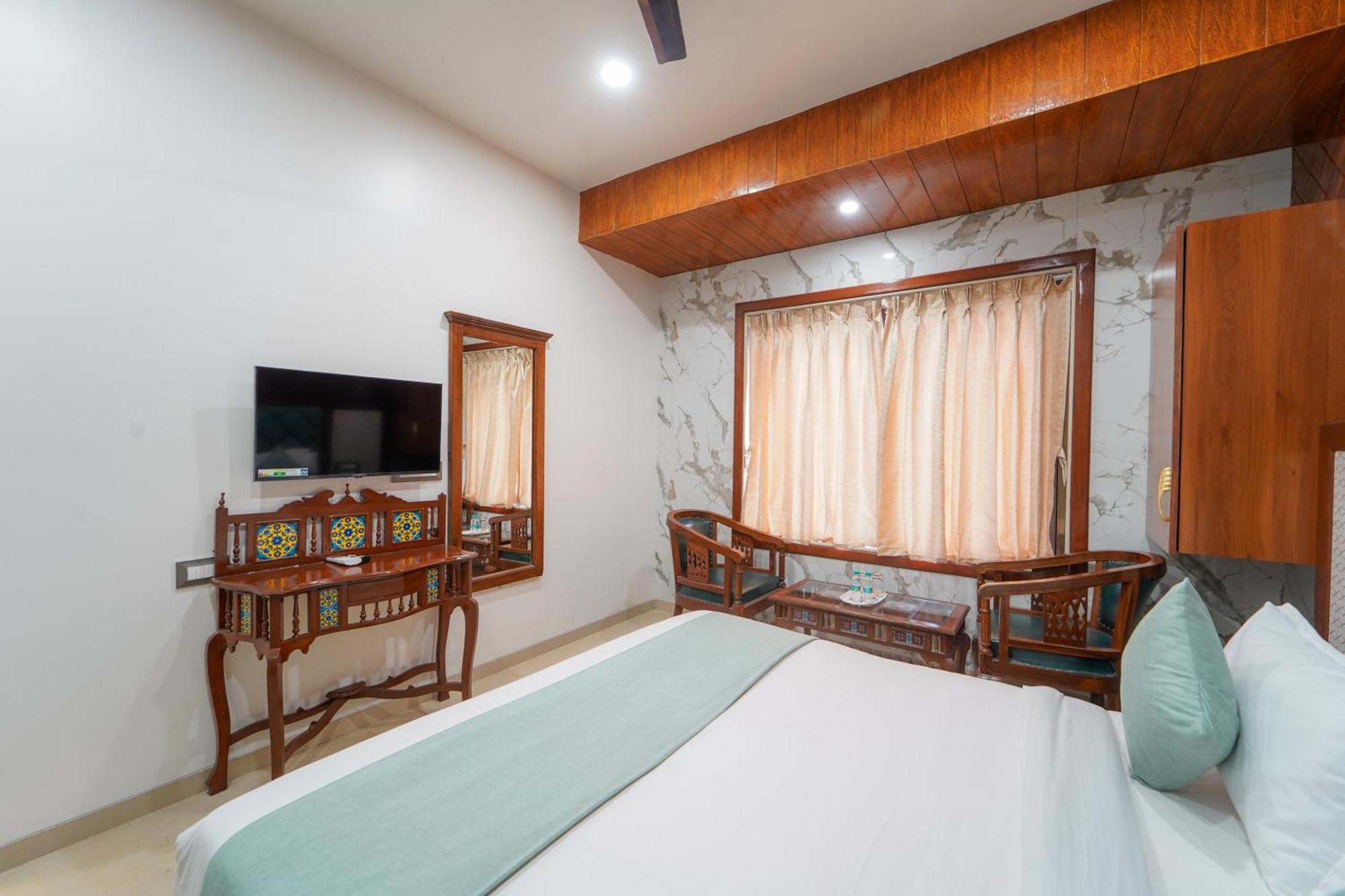 Hotel Bright Star ماهاباليشوار المظهر الخارجي الصورة