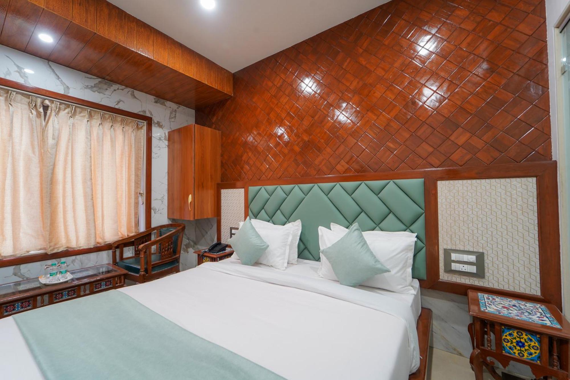 Hotel Bright Star ماهاباليشوار المظهر الخارجي الصورة
