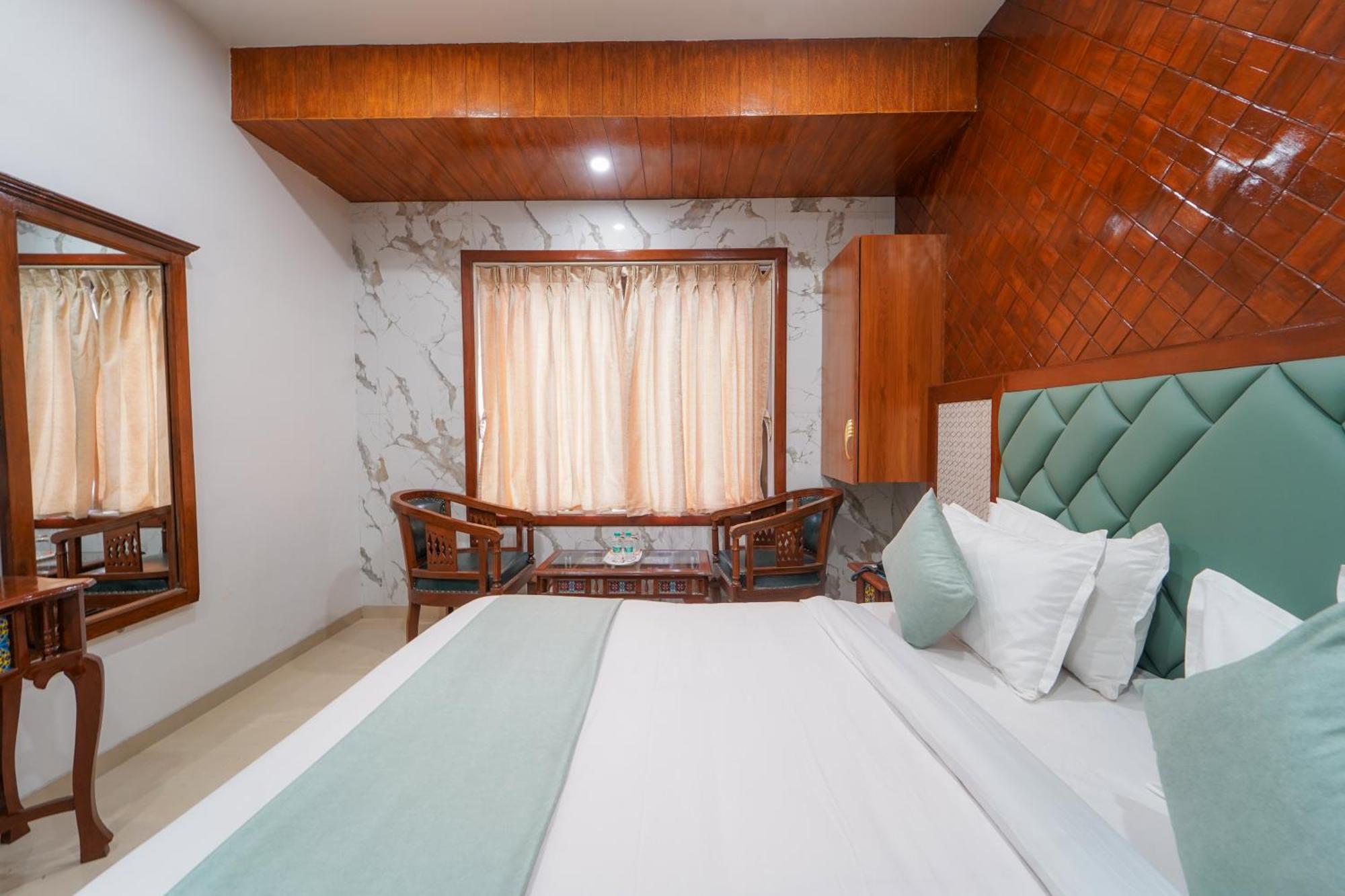 Hotel Bright Star ماهاباليشوار المظهر الخارجي الصورة