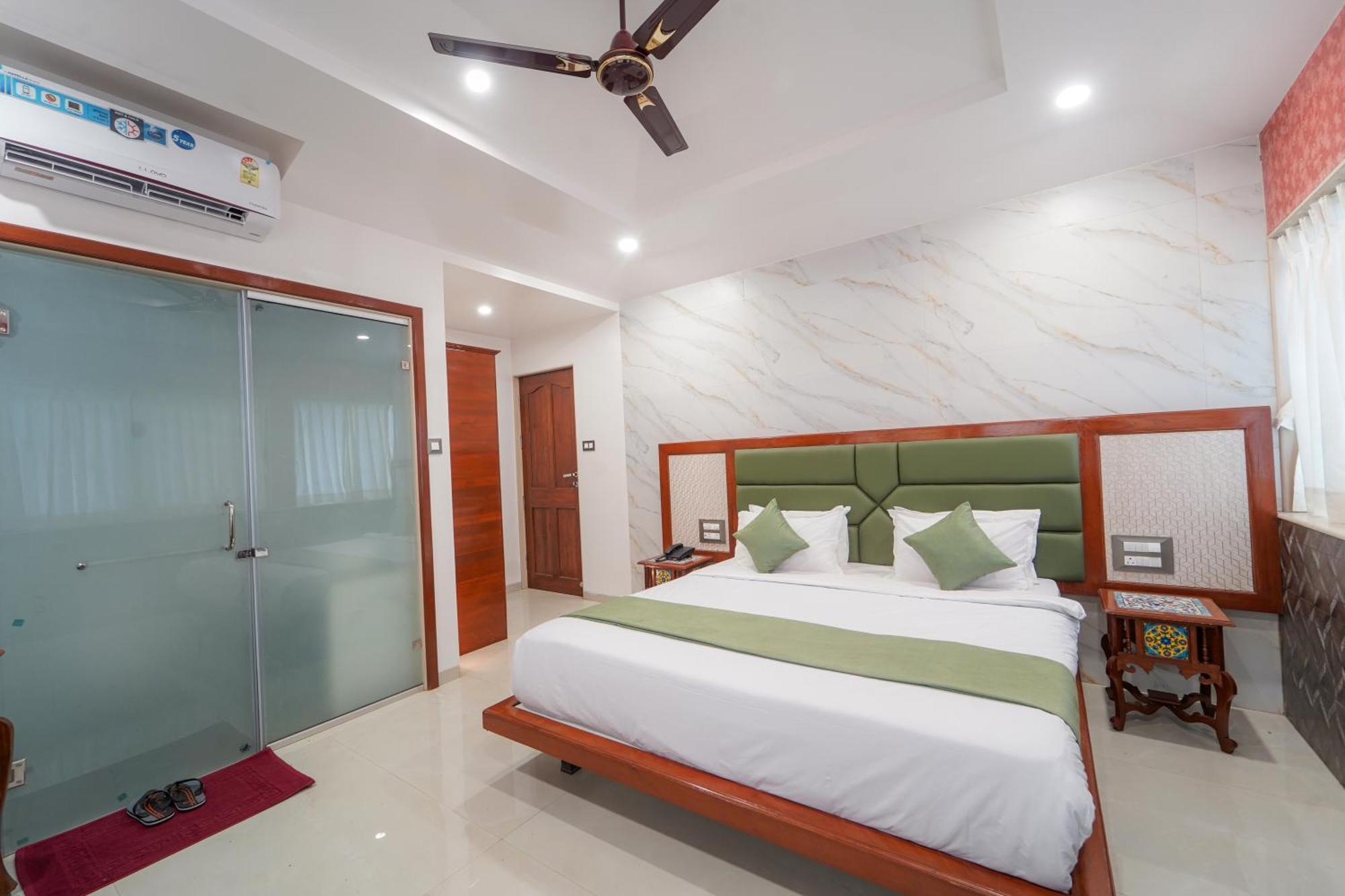 Hotel Bright Star ماهاباليشوار المظهر الخارجي الصورة