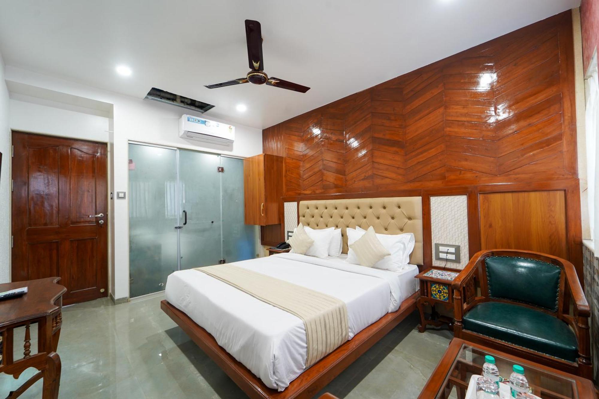 Hotel Bright Star ماهاباليشوار المظهر الخارجي الصورة